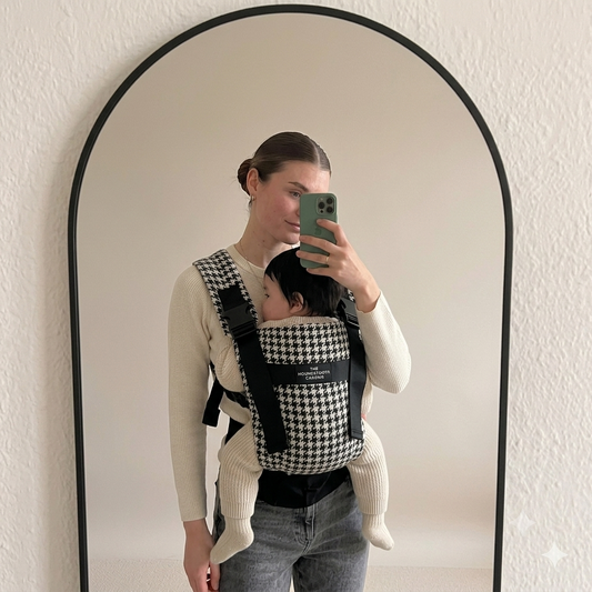 Houndstooth black and white toddler sling carrier for mums in New Zealand help with back pain
